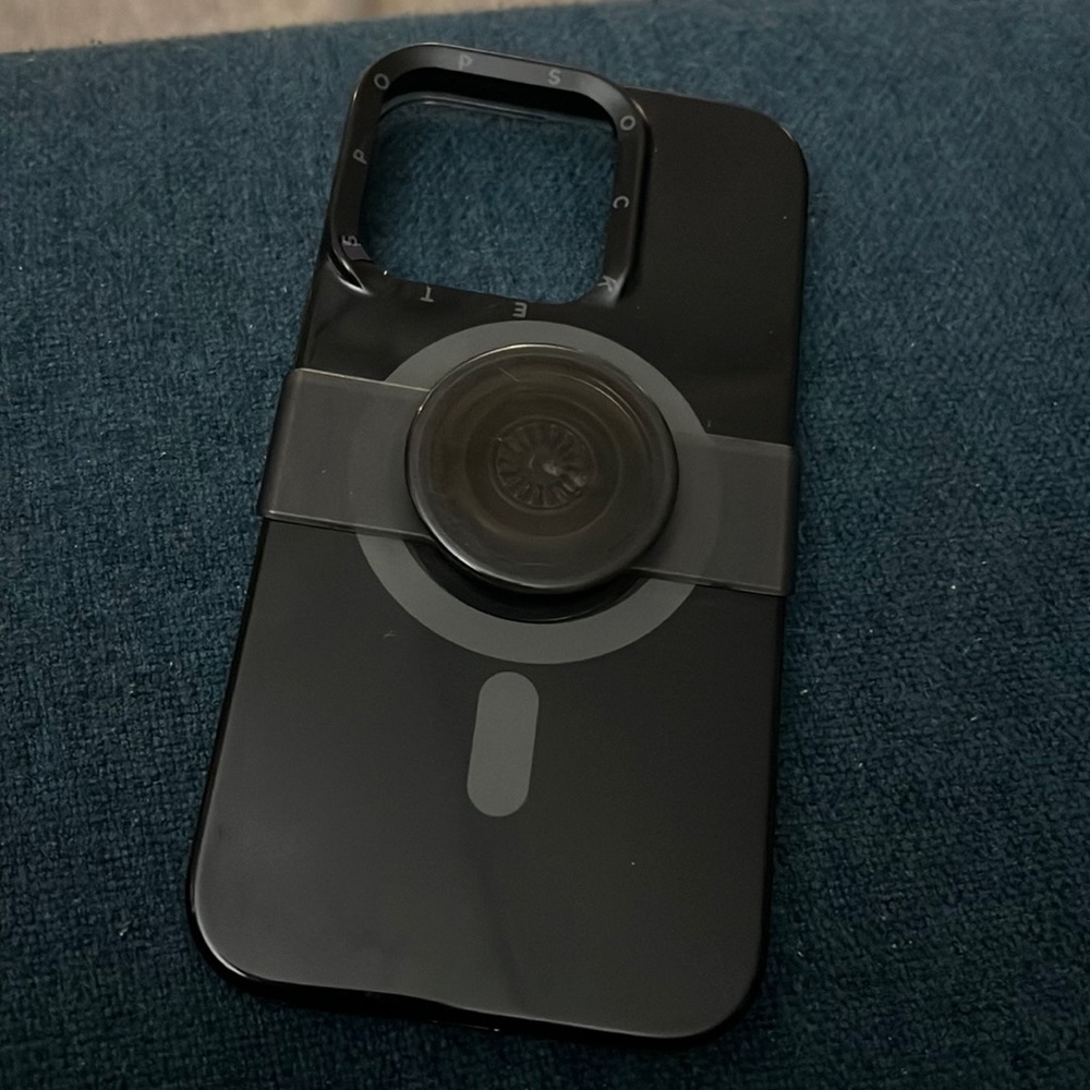 iPhone 13 Pro popsockets case from target
